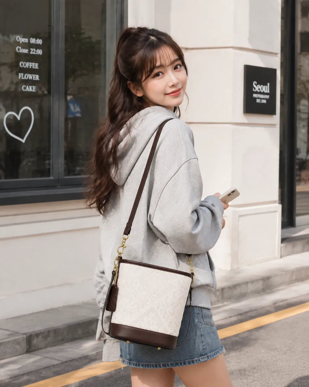 Zimloom Seeking Plum Blossoms Through Snow Pattern Bucket Bag