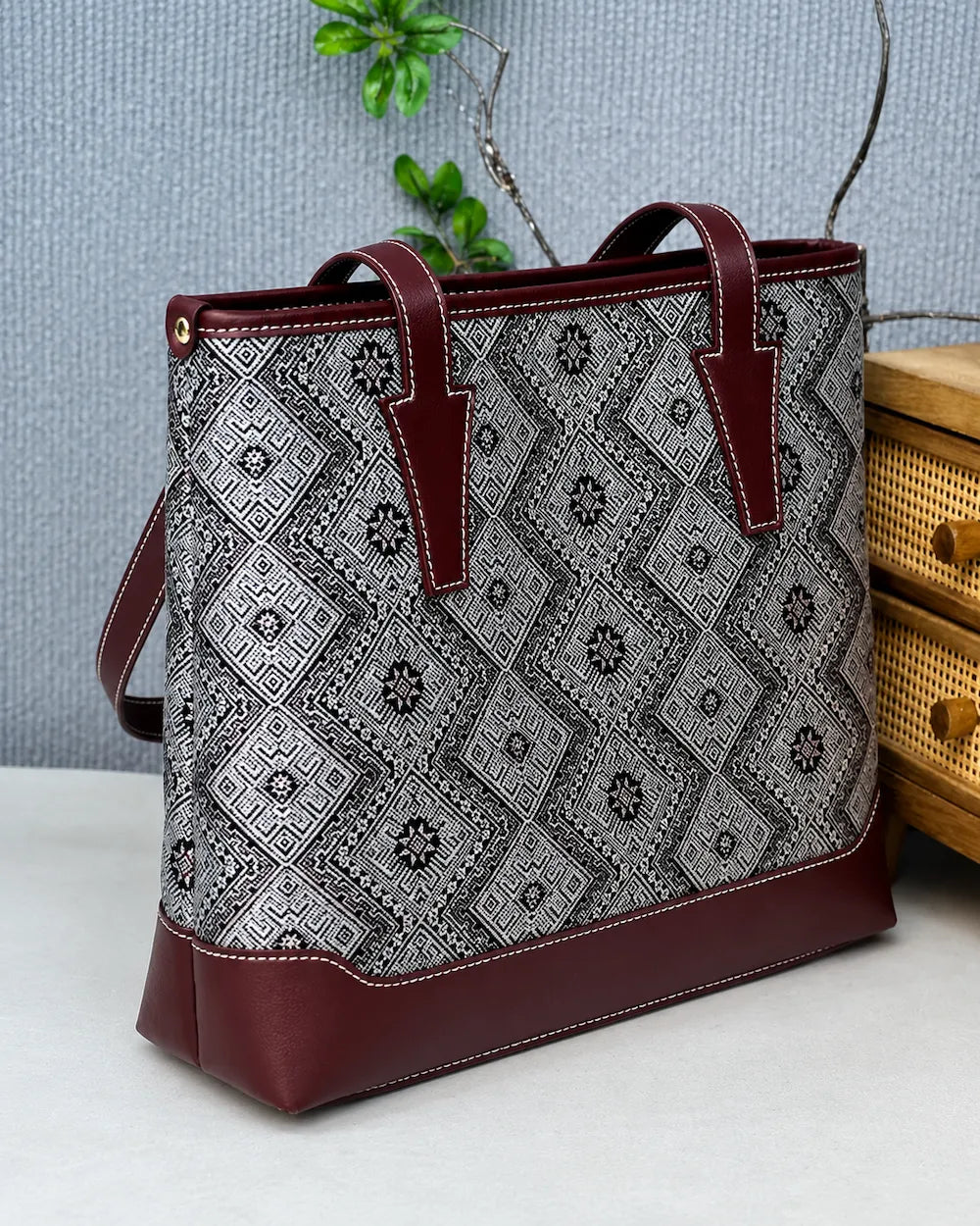 Chinese Brocade Tote Bag – Frog Pattern — shape and construction detail