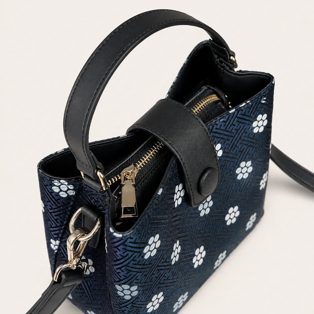 Zimloom Seeking Plum Blossoms Through Snow Pattern Crossbody Bag