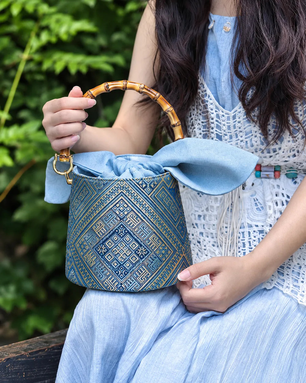 Jacquard Brocade Handbag – Everlasting Union — shape and construction detail